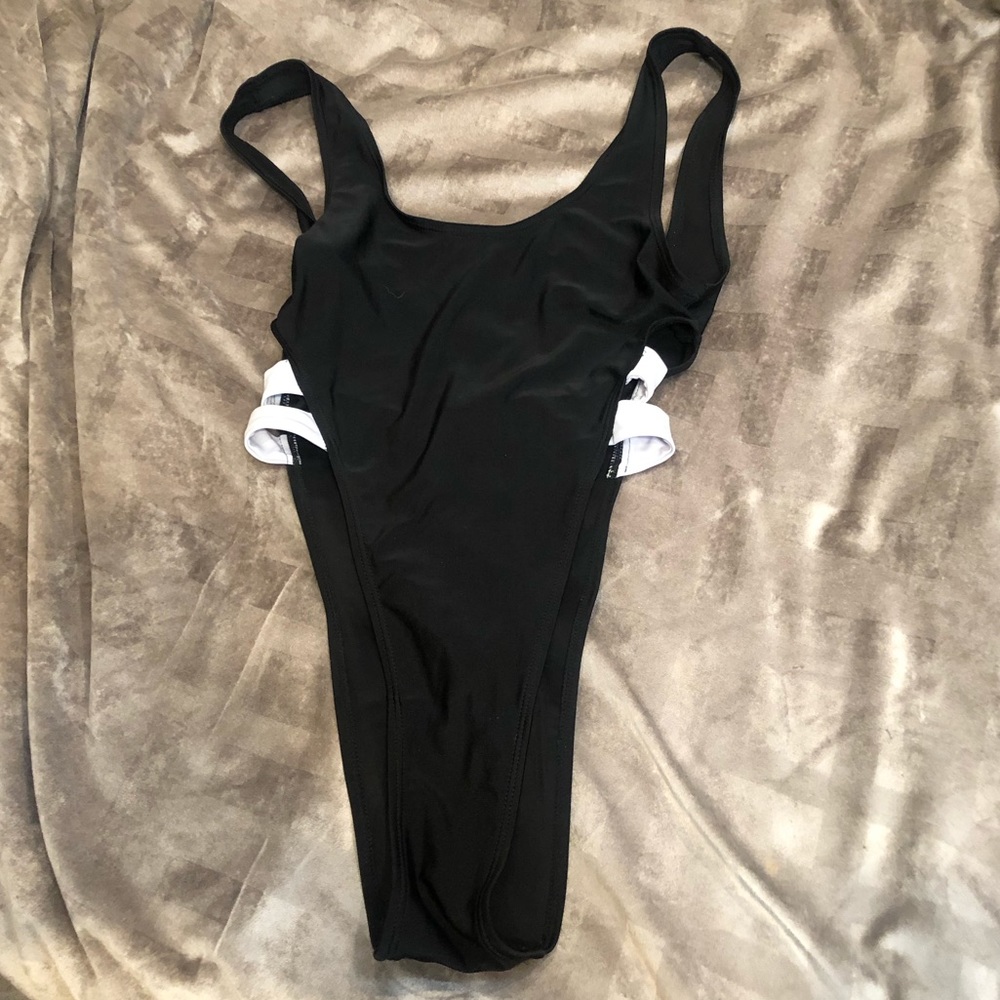 Swim suit/bathing suit (S)
